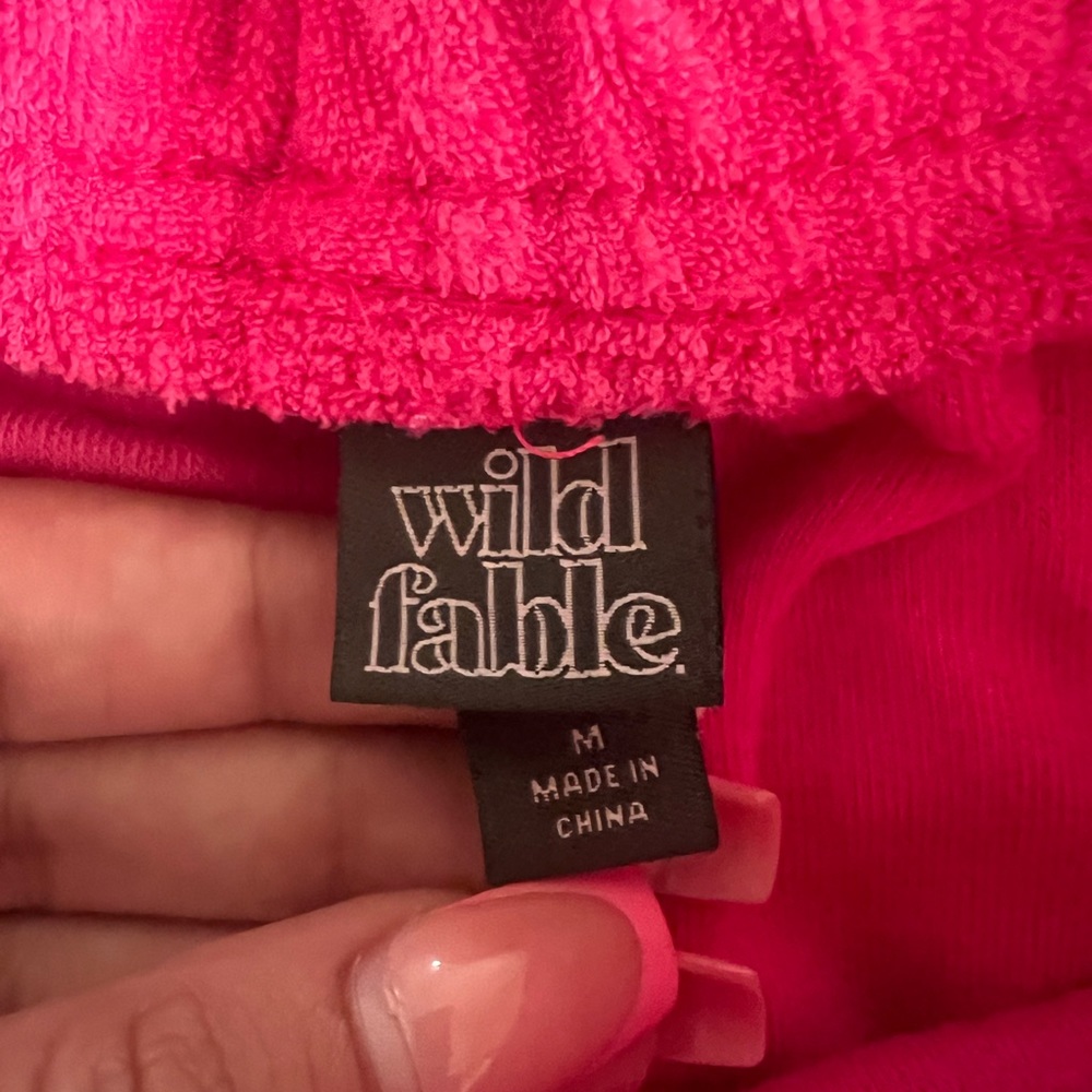 Pink shorts - Picture 2 of 3